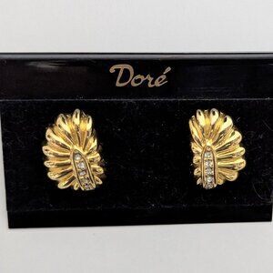 Vintage Chunky DORE Gold Tone w/ Crystal-like accents Earrings Stud on display!